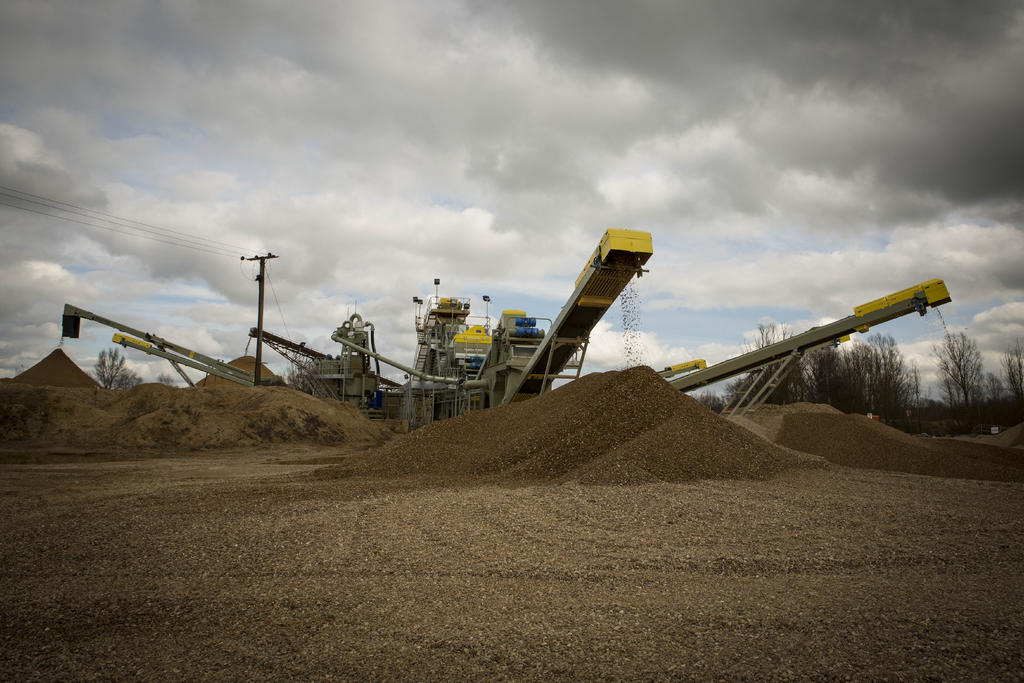 CDE equipment brings dormant Little Paxton quarry back to life Hub4